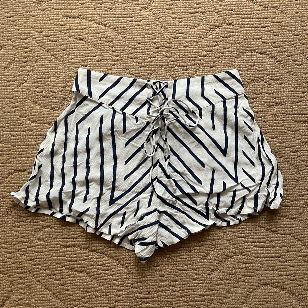 Light weight billabong shorts